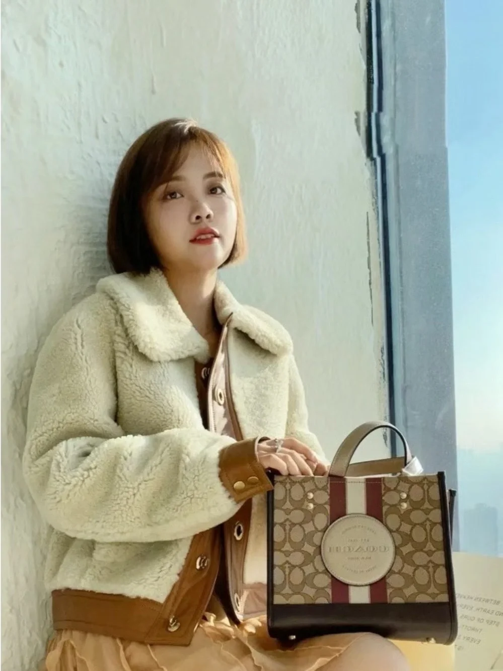 COACH Dempsey Tote 22 Signature Jacquard With Patch